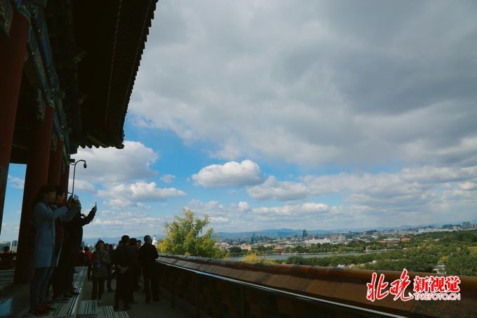 【我们的节日重阳】北京市属公园赠老人万张“福”“寿”画