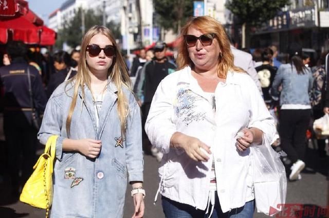 俄罗斯女孩年轻时各个都是性感尤物，为什么婚后迅速变成大妈？