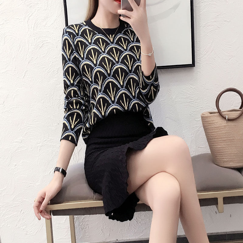 入秋，少穿打底裤!瞧瞧45岁后嫂子，套装裙配高跟鞋，那才叫美