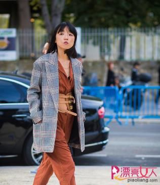  『先别』【尚】衣橱里的旧衣服先别扔 换种穿法潮到爆