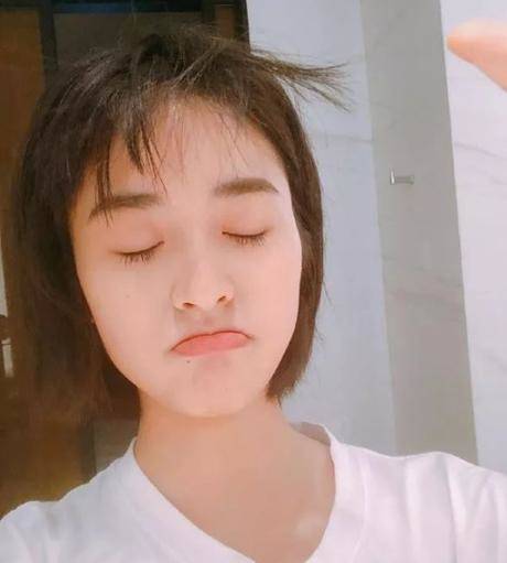 沈月只是剪了发型，160cm穿搭出180的气场，网友：这发型看了想剪