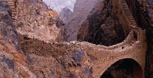 世界上可怕的三座桥,有一个叫做“魔鬼桥”,你敢走一走吗?