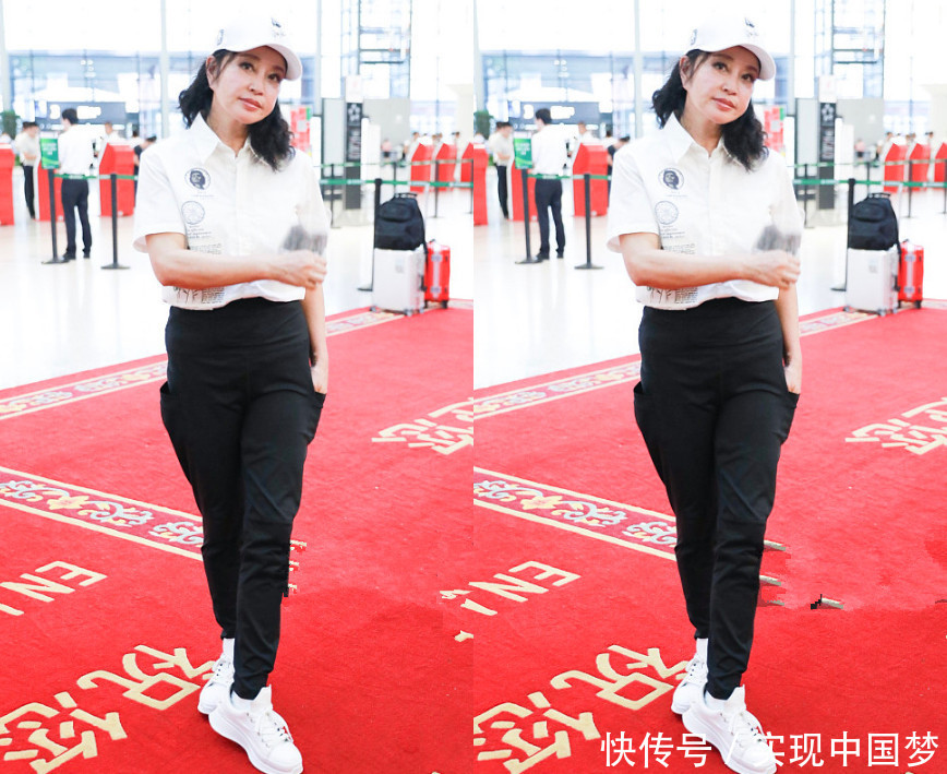 刘晓庆这脸真臃肿，一身年轻搭配都救不了，网友：这回信她有63了