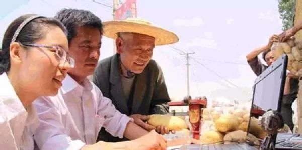  「麦秸」10年后，农村这3类人最先富起来了并摆脱“穷人命”，看