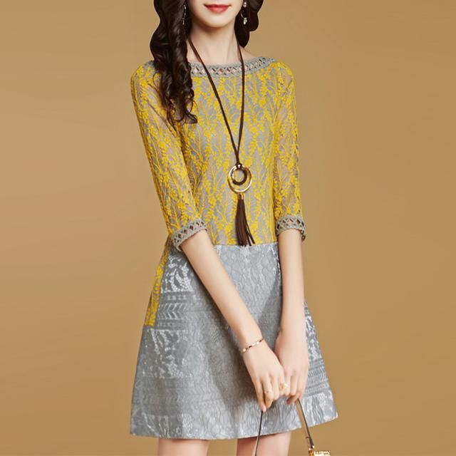 天呐，还穿什么毛衣，特土！今秋流行这连衣裙+平底鞋，洋气嫩美