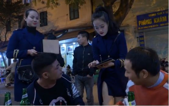 在越南生活，10万人民币算有钱人吗？听听越南美女的回答