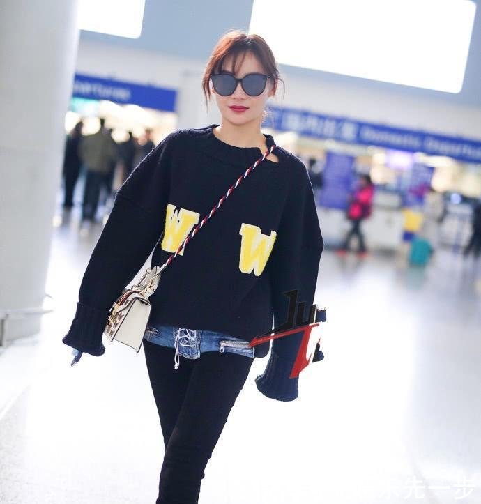 袁姗姗穿紧身裤的效果令我沉默了, 网友: 这双长腿能上T台了  ?