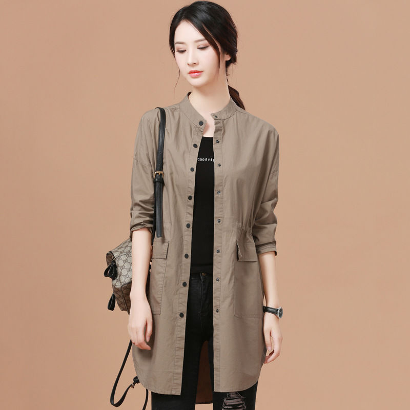 女人怕不怕冷，也别傻买羽绒服!瞧这新出薄外套，不厚不薄刚刚好