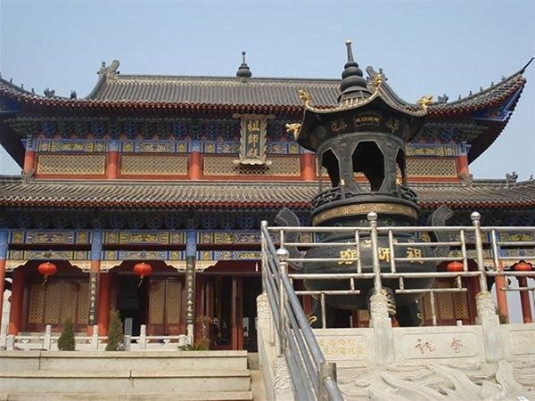 全国最良心的景点!不收门票就够skr了，到山顶还有人管吃管住?