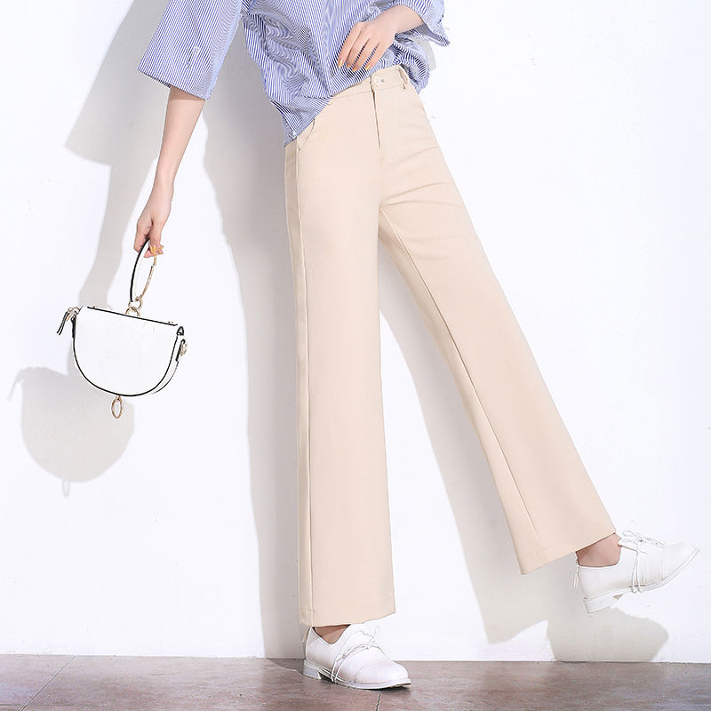 今秋别穿铅笔裤了，现主打这“简约裤”，比小脚裤还百搭显个高