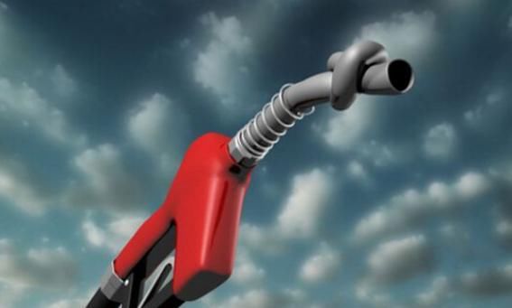 成品油本月将首次下跌?网友:下跌是为了更好的上涨?