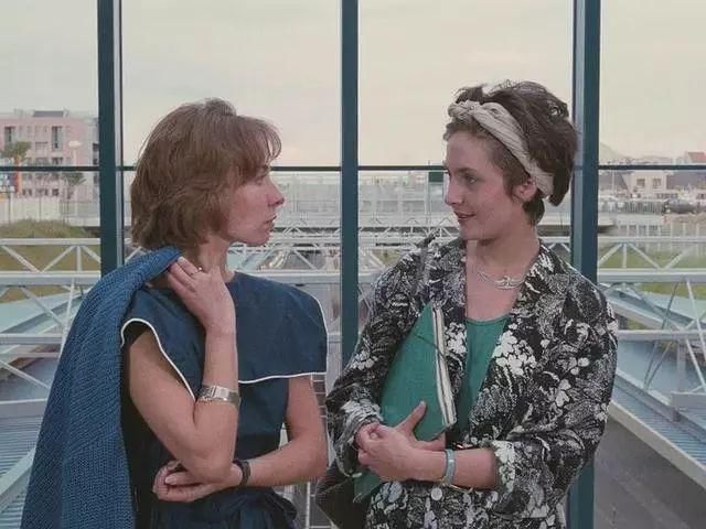 这次我们不谈情说爱，一起来聊聊那些爱情电影中被忽略的时髦搭配