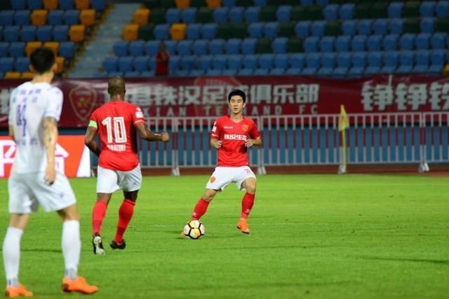  球队：大器晚成！富力强援终于成熟了，1决定成中国年轻球员榜样