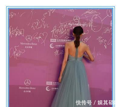 关晓彤红毯再失手！浅蓝色吊带裙穿老10岁，网友鹿晗心碎一地！