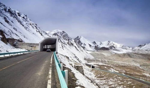  [川藏线]中国4条最难修高速，修10年通车一天就报废，花287亿才