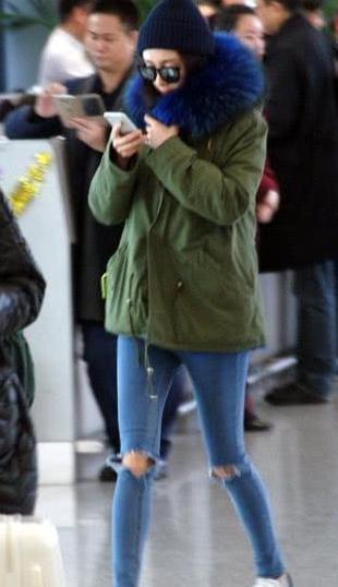 33岁杨幂与41岁陈数同穿牛仔裤 网友：终于明白什么叫气质了