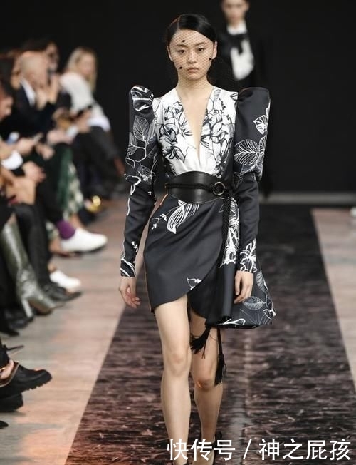 【蝴蝶结】Elie Saab 2020年秋冬系列 清新波点时尚穿出最美高级感