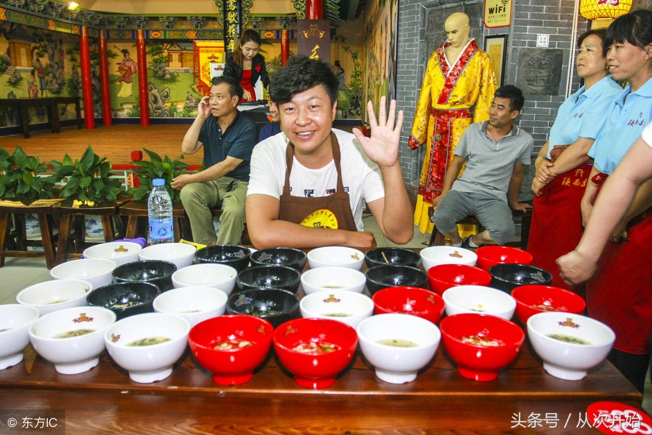 90后女子吃8斤白米饭，男子30分钟吃36个熟鸡，被称大胃王