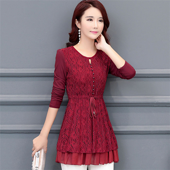 40岁以上女人，秋天尽量别穿裙!秋衫+黑裤子，国庆穿超好看