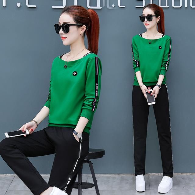 裙子是时候收起来了,这几款卫衣套装显肤白貌美,洋气更美嫩