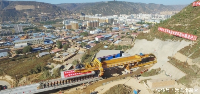  预估@中国耗资3000亿修建一条高铁，全长2300公里，预估2022年通