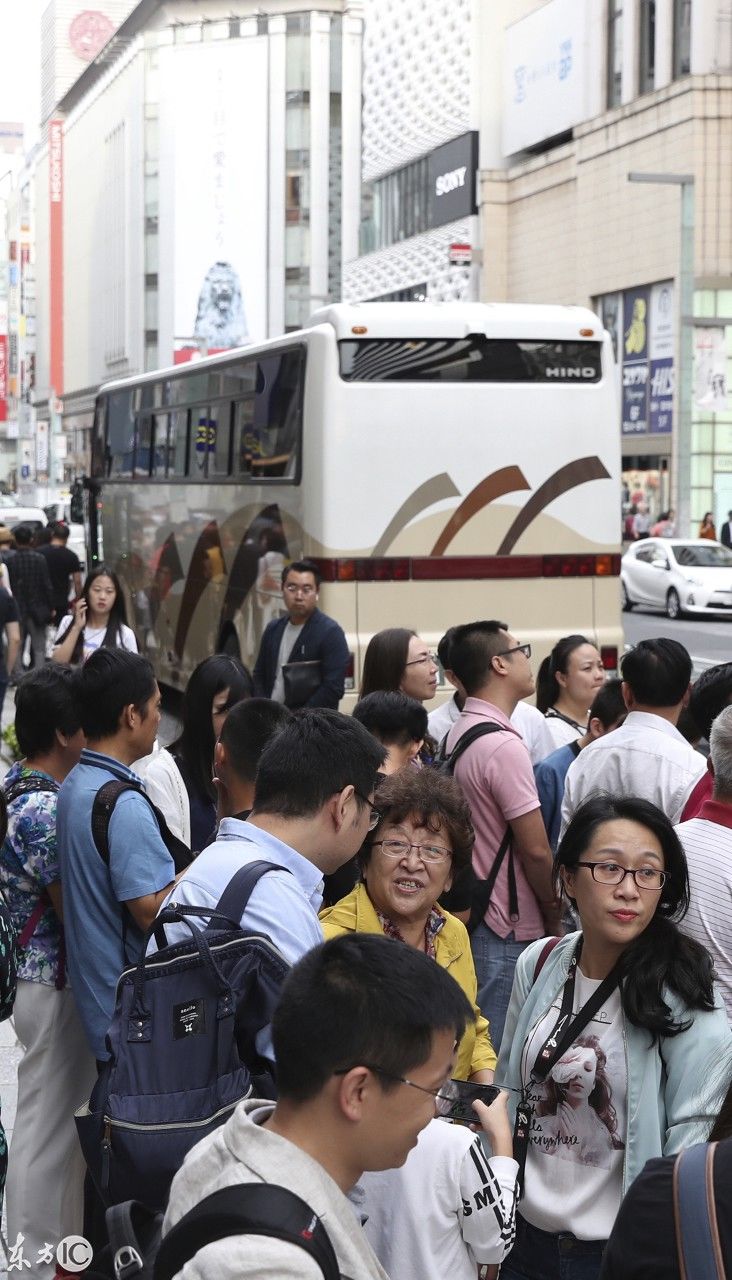 发生何事!日本人喜迎中国国庆竟比中国人还高兴