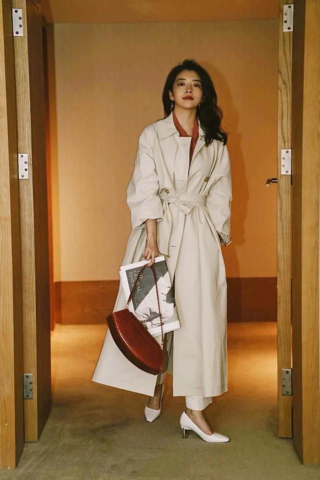 『显得太过』30岁女性春夏别乱穿,学三木博主“同色系”搭配,时髦气质还高级