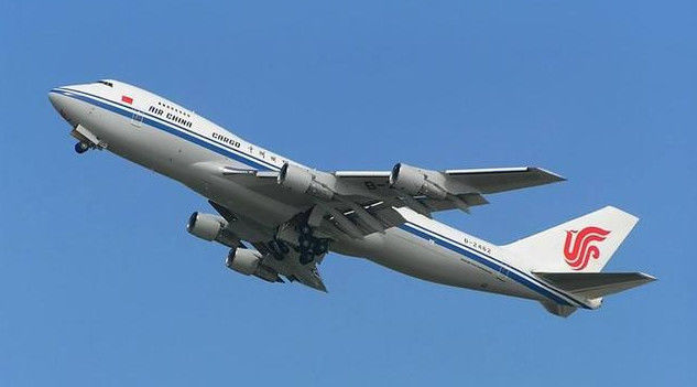  「高铁」为何乘客宁愿坐火车卧铺，也不愿去坐高铁与飞机？原因