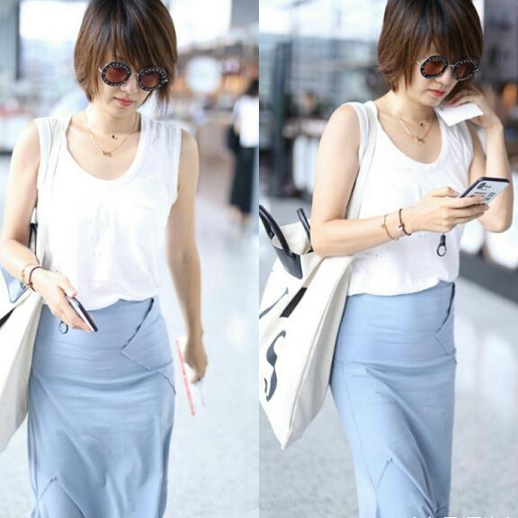 马伊琍这么瘦还穿这么紧的裙子, 勒出的小肚子和小粗腿一样抢镜了