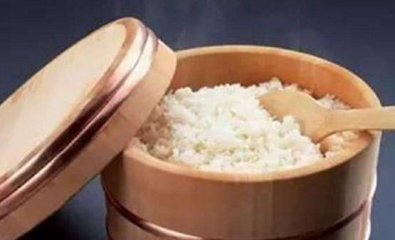  加水■蒸米饭时，别傻傻的只知道加水，换成这“4样”，出锅就被扫光！