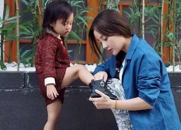 李小璐名誉案连续胜诉，首度正面否认出轨，贾乃亮却被痛骂！