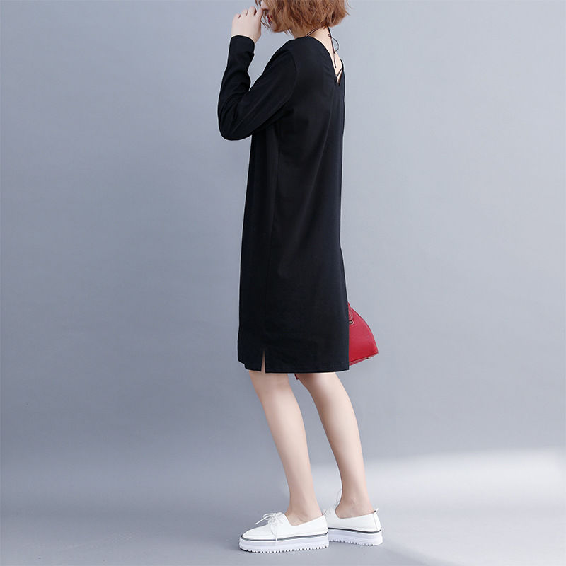 现在女人越来越会穿，棉麻衣+平底鞋，美出新高度，这才叫洋气