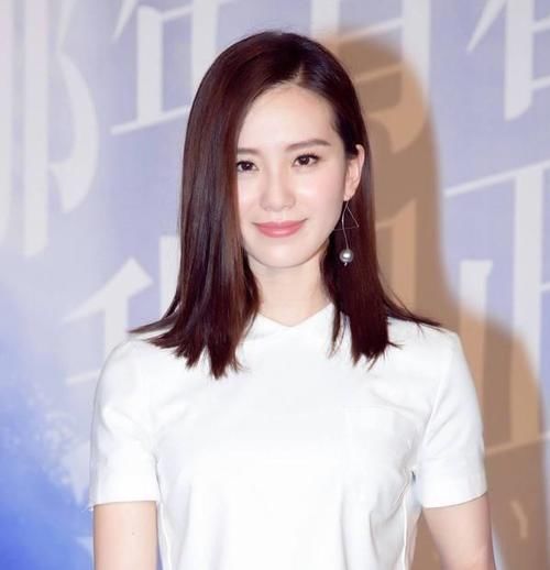  『很火』最近很火的一种新发型，“齐刘海+锁骨发”，Lisa剪了后超美的！