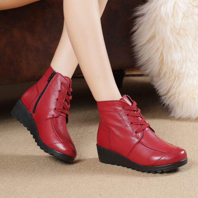 马丁靴今秋过时了，老婆买了几双流行的妈妈靴，不仅时尚还忒减龄