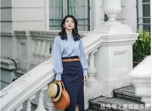 #要备#早春你一定要备一件“开叉裙”,搭衬衫好洋气,三木穿上后美哭了