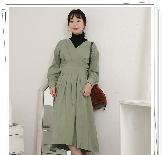  『女人味』小小的翠绿色衣服,美女穿出了大大的女人味,太性感了