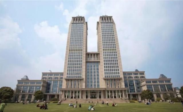  『光华楼』中国最高的教学楼，还是座双子楼，建成15年无人超越