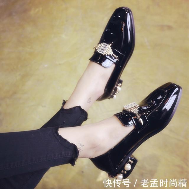『复古』高跟鞋还是粗跟的好,复古时尚又舒适