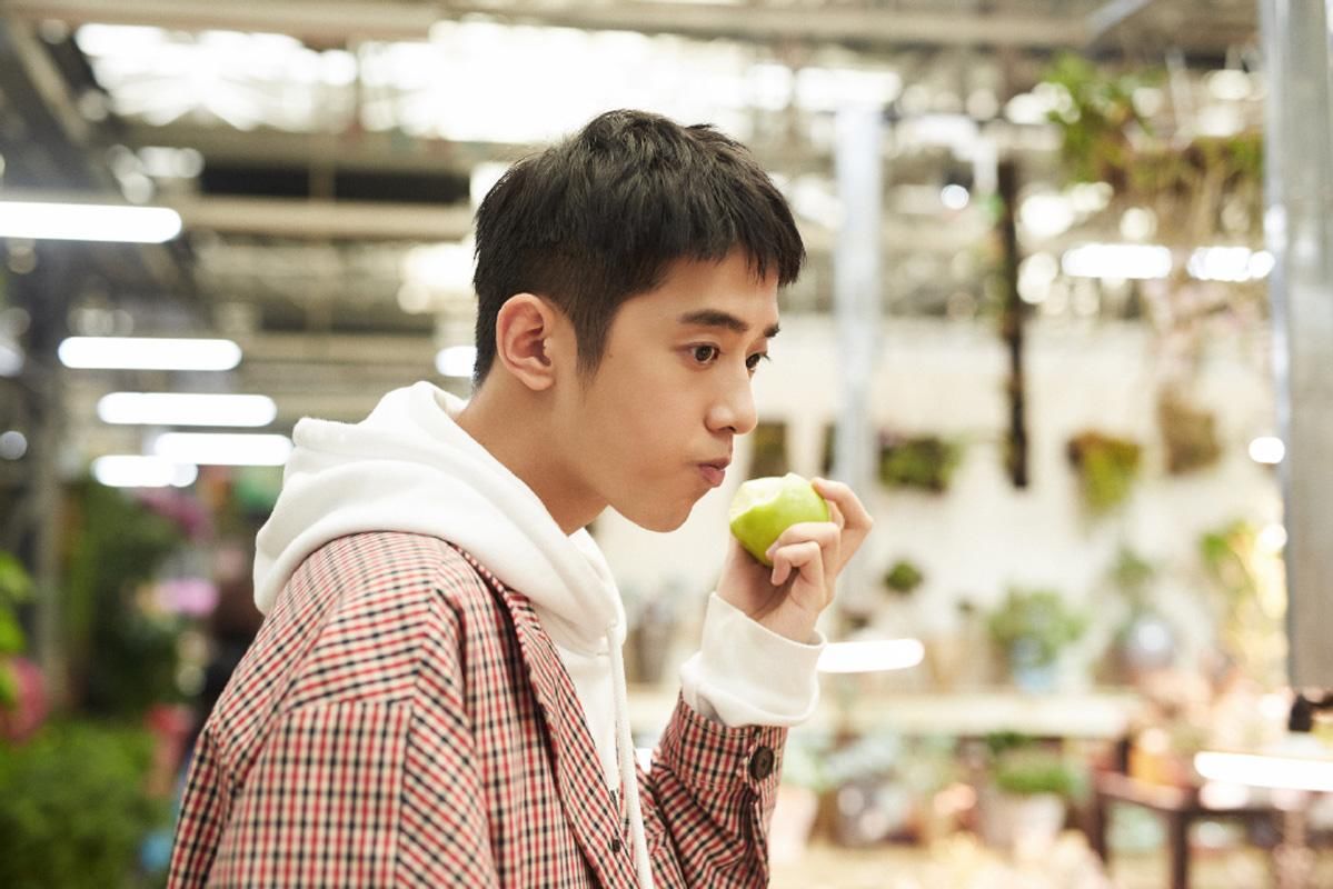 梁靖康清新帅气时尚写真图片