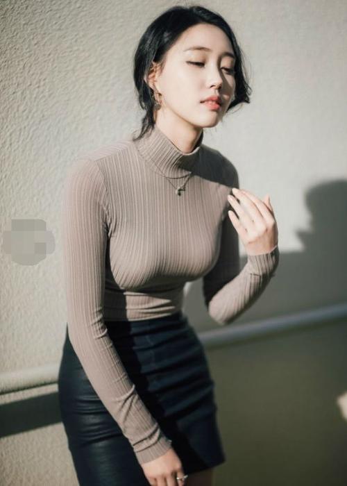 女神搭配，凹凸紧致的紧身裙美女，穿出成熟女人味！