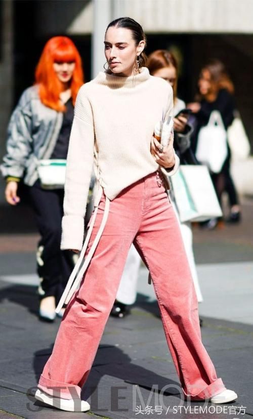 入秋的N套时髦穿搭，颜值最高还是粉色skr人！