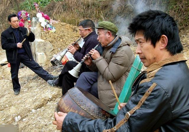 农村丧葬仪式的15个程序，70后全知道，80后懂一半，90后没听过