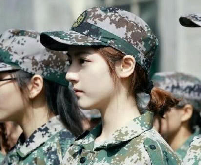 撞脸迪丽热巴的网红们，颜值一个比一个高，你认为哪个是最像的？