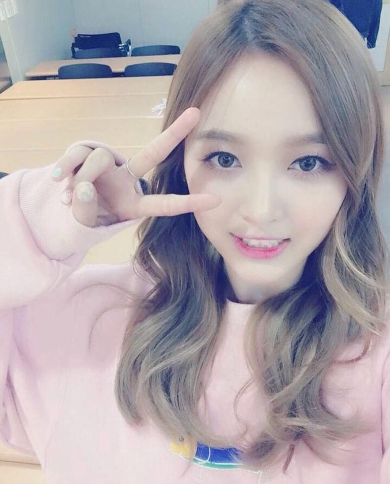 请理智追星，吴宣仪个人信息遭网友曝光，公司发声明追责