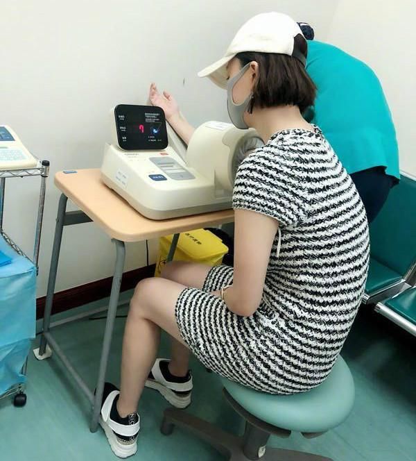 30岁女星突然入院，助理曝光更多内幕：心脏不好还乱吃减肥药！