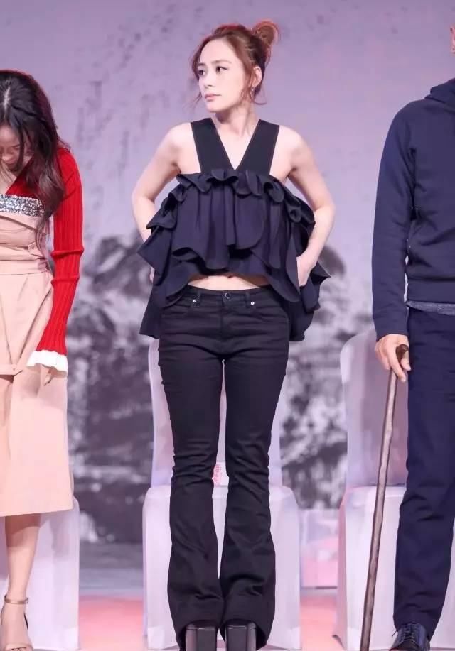 杨颖的20cm高跟鞋，范冰冰的厚底鞋，都不如她的鞋