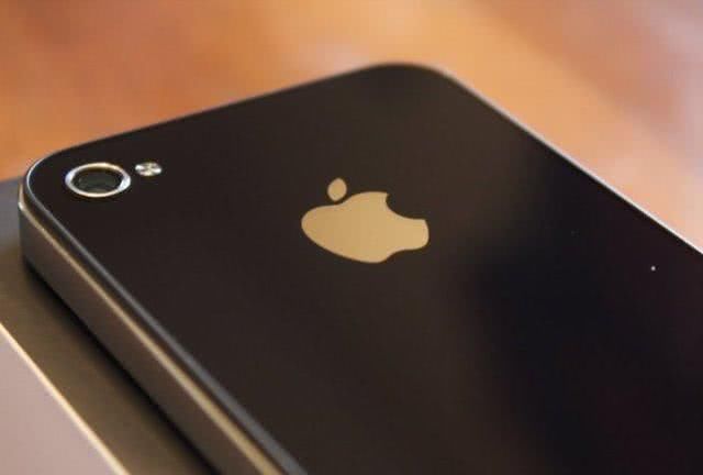  【措手不及】库克：没人买，我接着降！iPhone全线降价，华为措手不及！