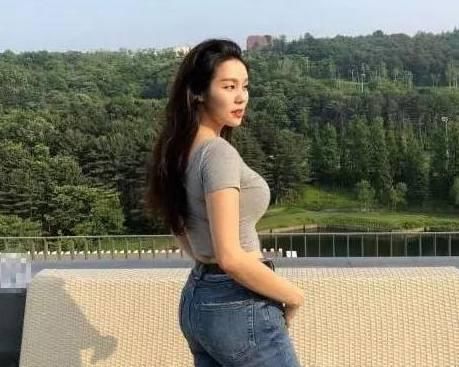 健身的女人平时怎么拍照穿搭?最好的是这种!来看是否适合你?