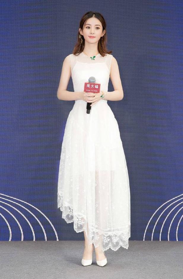 仙气白裙这样穿！颖宝气场两米八，赵丽颖美腻，热巴让人不再淡定