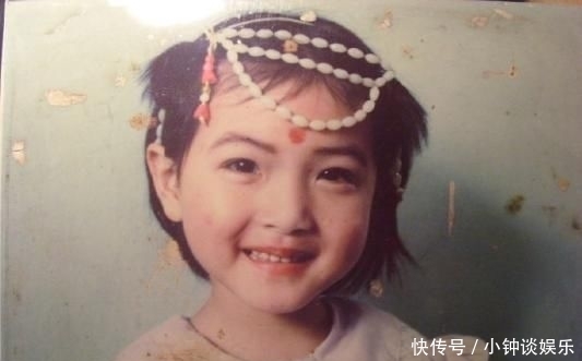 万茜的女儿@万茜女儿侧颜照曝光,大耳朵长睫毛太可爱,脸蛋长得像妈妈